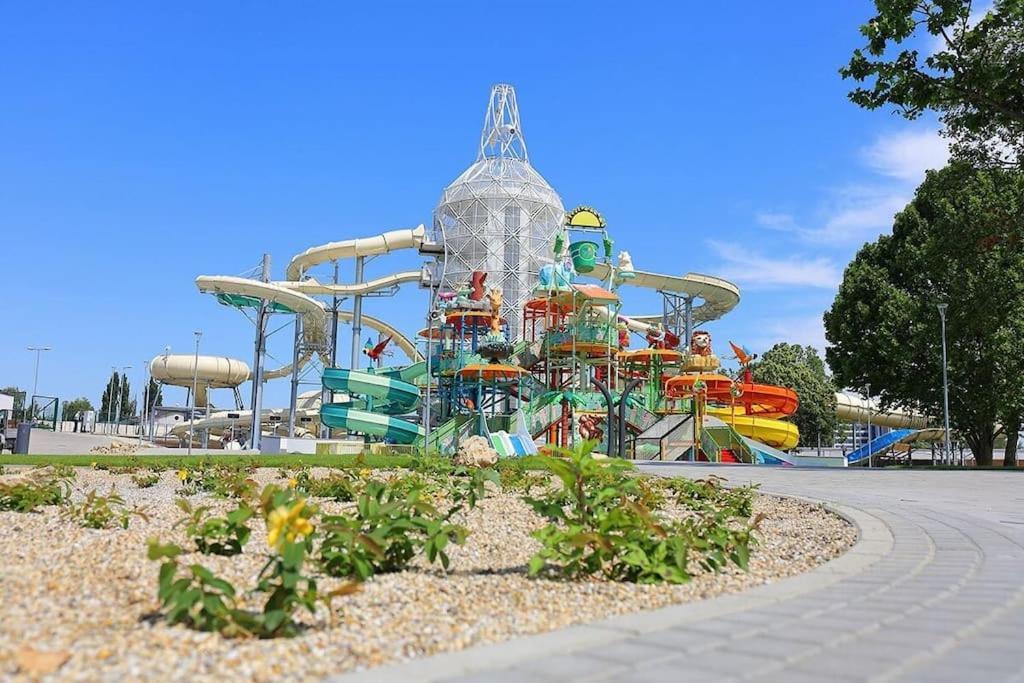 Residence Oasis Gyor Ngoại thất bức ảnh